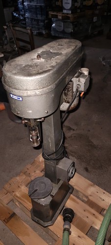 Tappatrice per tappi vite - tappatrice,